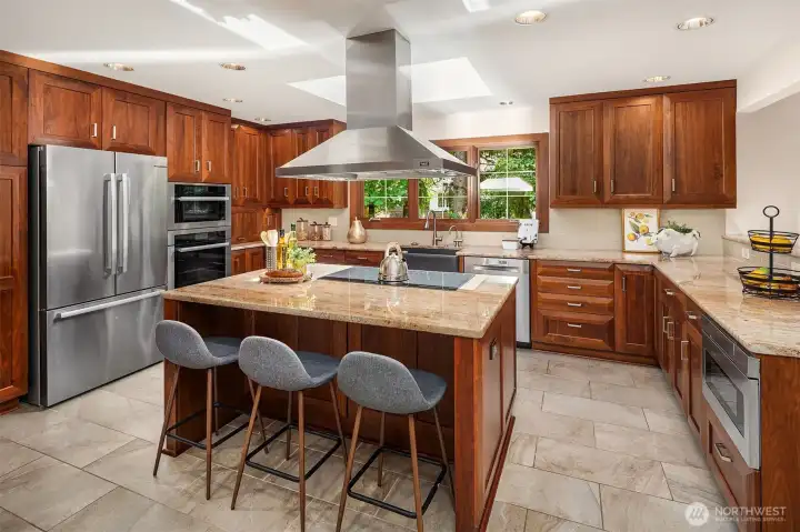 Redesigned kitchen (2017) with Meile steam + convection ovens + Large skylight