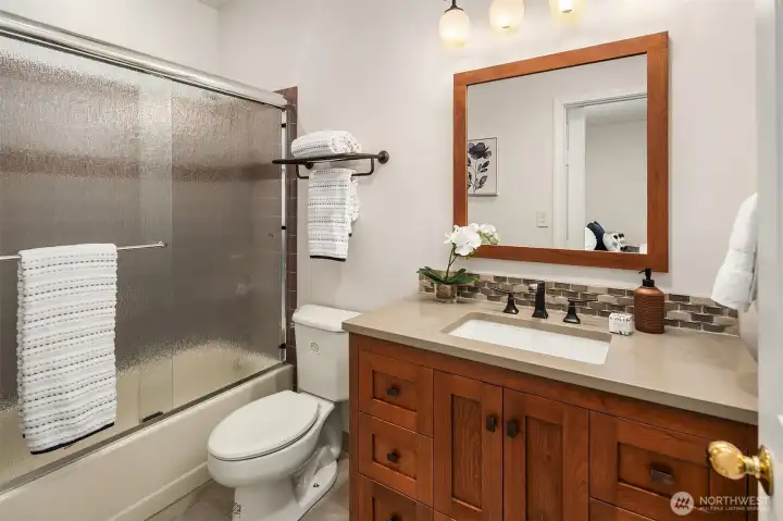 Remodeled en-suite full bath