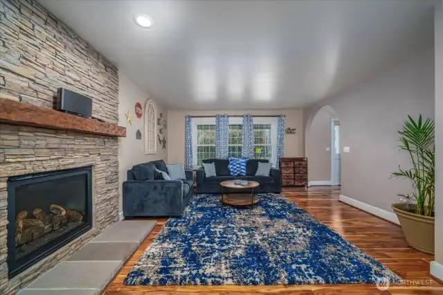 Formal Livingroom with gas fireplace