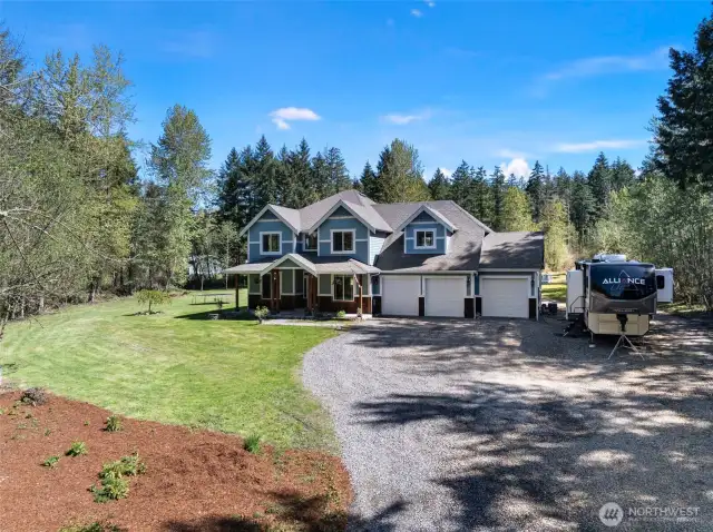 5-car garage (2 spaces are tandem)