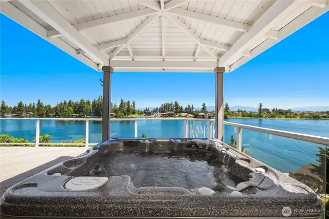 Lower deck hot tub and gazebo with Mt. Rainier view to the right.