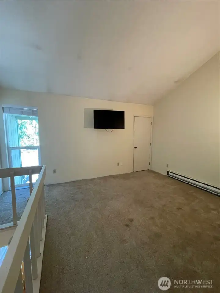 TV and TV mount will convey