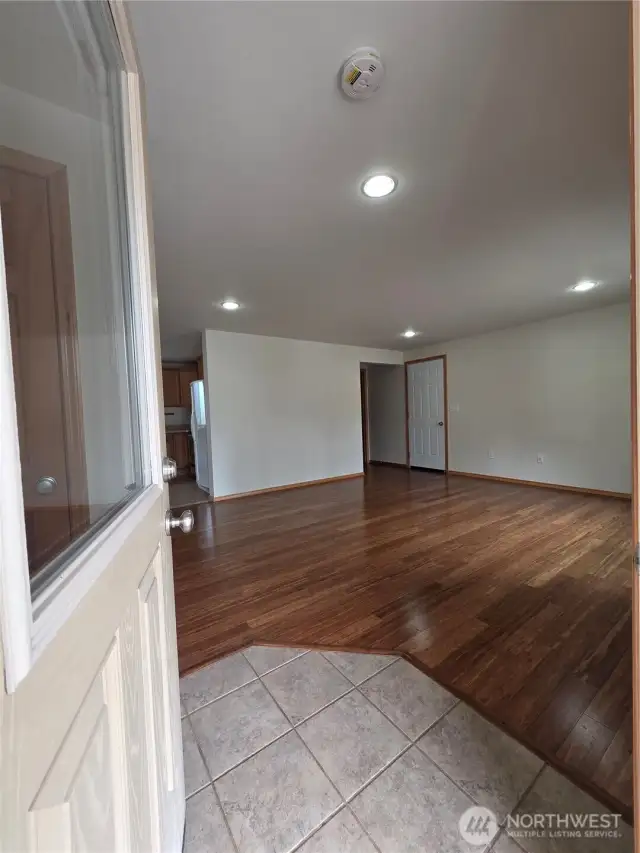 Entrance into Livingroom