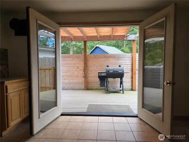 Dining Room to Deck and Back/Side Yard