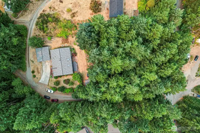 Aerial view of property and it's acerage