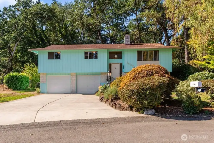 Located on a quiet cul-de-sac this is a quiet neighbor friendly street.