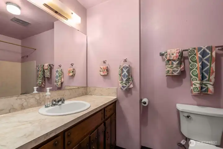 Main floor full bath