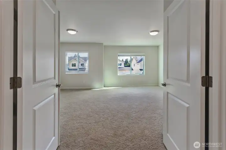 Photos are from a previously built Magnolia plan in the community. They may show a color or upgrade that is no longer available. They do demonstrate the quality materials and attention to detail that you will find in a Rush home.