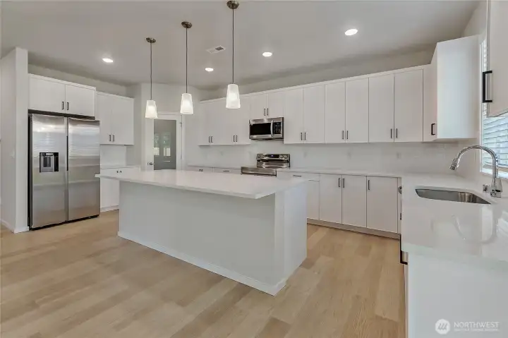 Photos are from a previously built Magnolia plan in the community. They may show a color or upgrade that is no longer available. They do demonstrate the quality materials and attention to detail that you will find in a Rush home.