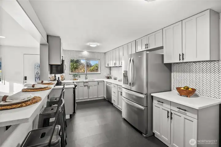 Updated kitchen with SS appliances