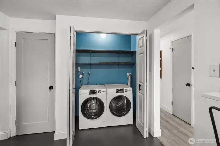Washer & Dryer included!