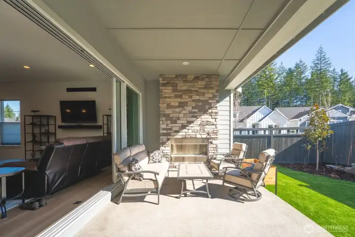 Open the stackable glass doors for easy indoor-outdoor entertaining.