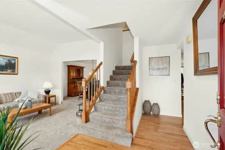Gleaming hardwoods in the entry, kitchen and family room.