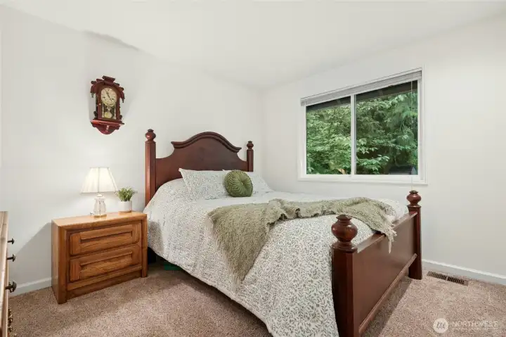 One of the good sized guest rooms.