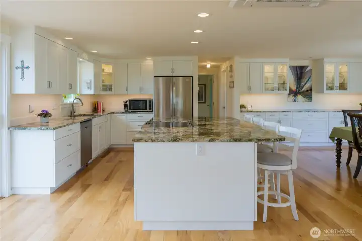 Another look at the kitchen.