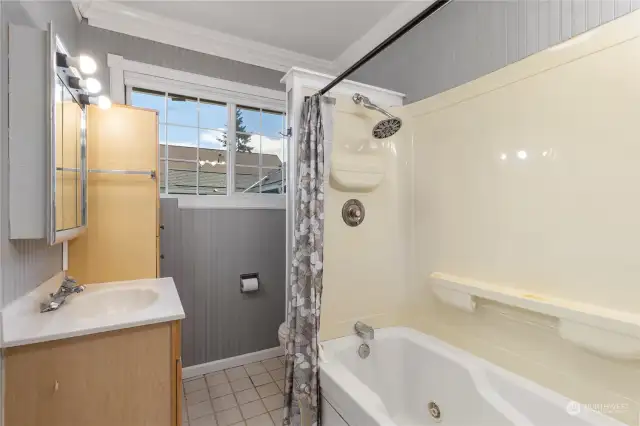 Add your personal touches to this bathroom, enjoy the jetted tub.