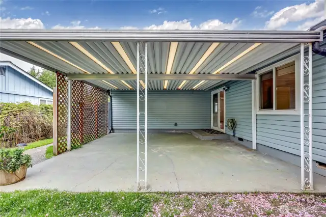 Enjoy all the seasons on the covered patio!