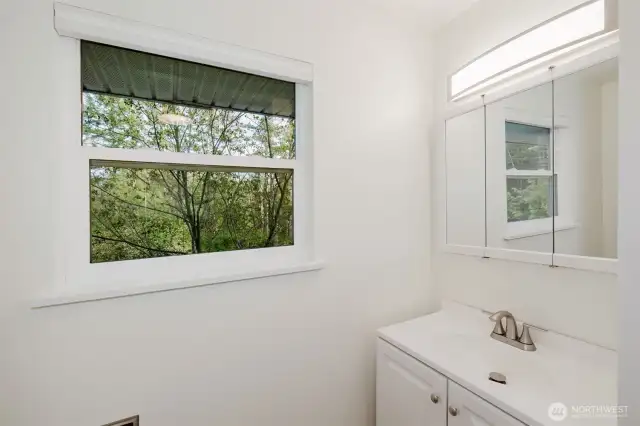 Upstairs full bathroom