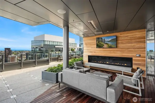 Outdoor lounge with Fireplace