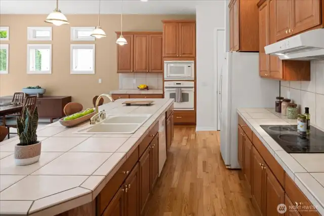 Step-saver kitchen provides for easy maneuvering for higher efficiency while cooking