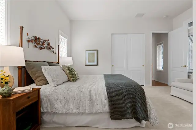 10" Ceilings and windows on both sides, create a light cheery atmosphere in guest en-suite