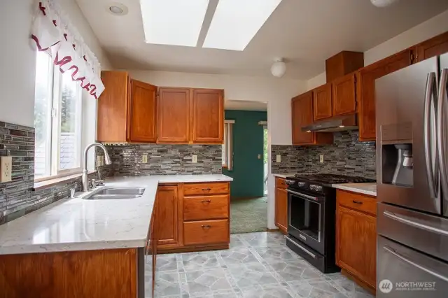 Kitchen, new quartz countertops