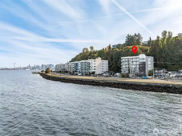 Unobstructed views of the waterfrontfantastic location nestled between W. Seattle  & Alki Beach.