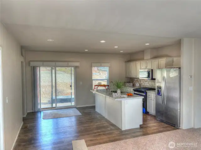 Kitchen with Stainless Appliance package