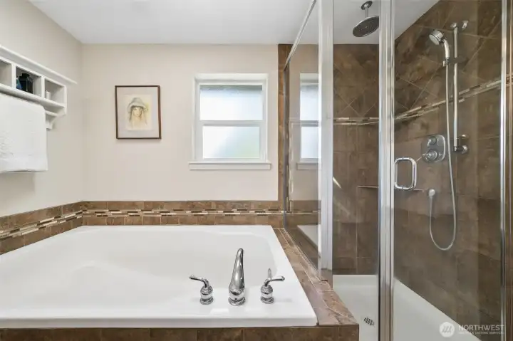 Huge Soaking tub