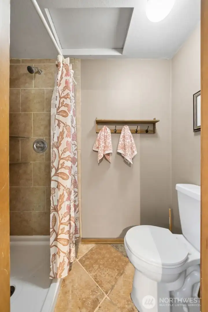 Studio tile shower room