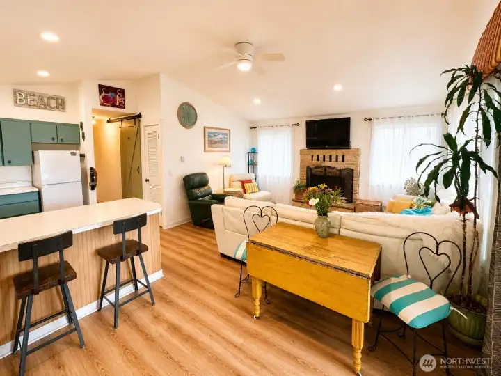 dining room/living room