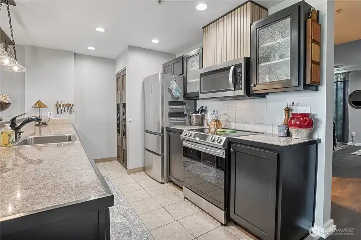 Full Kitchen