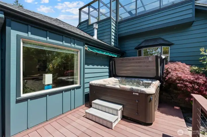 Hot Tub & Side Deck Spencer Lake 200 E N COVE Rd, Shelton, WA 98584 Hot Tub & Side Deck Spencer Lake 200 E N COVE Rd, Shelton, WA 98584