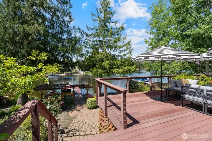 Large Deck & Stairs to Lake Spencer Lake 200 E N COVE Rd, Shelton, WA 98584 Large Deck & Stairs to Lake Spencer Lake 200 E N COVE Rd, Shelton, WA 98584