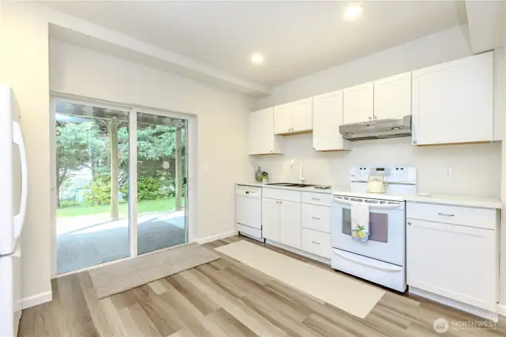 Downstairs kitchen w/access.
