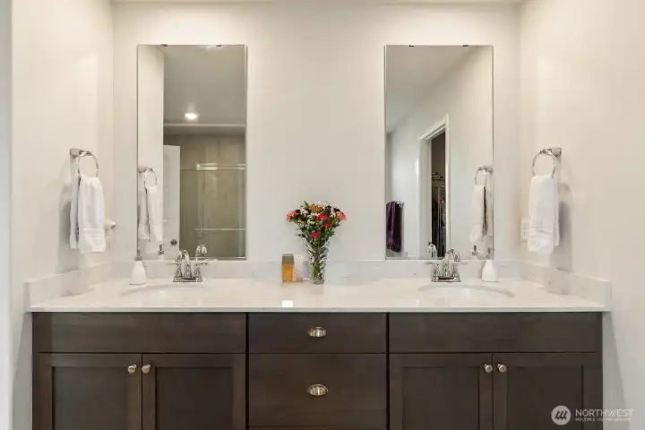 Dual vanities.