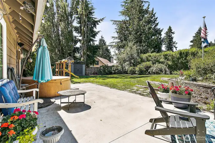 Expansive back patio and gorgeous backyard. Expansive back patio and gorgeous backyard.