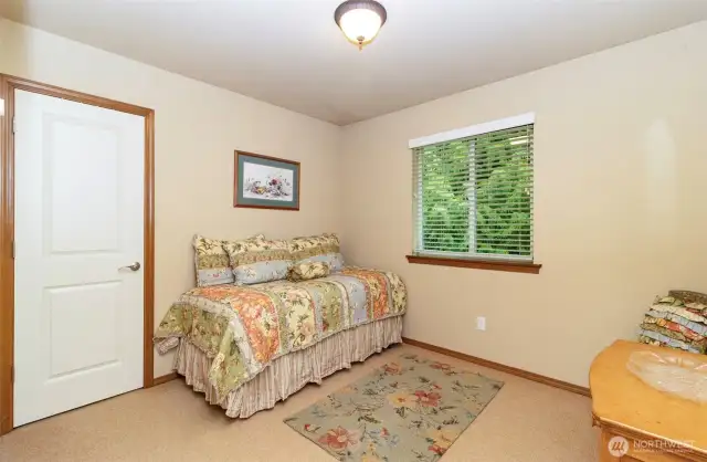 DADU Apartment Bedroom overlooks Greenbelt Behind the Home~Garage~3.74 Acres~
