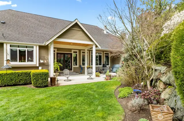 Cool & Shady Covered Porch~Sweet Spot to Relax~Morning Coffee & Newspaper~Warm up the Blackstone~Weekend Breakfast~Bacon & Eggs on the Grill~