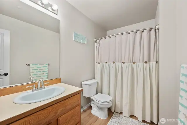 Full guest bathroom