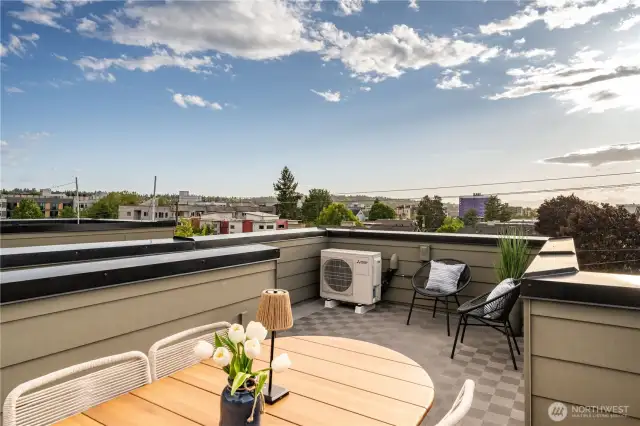 There's space to dine and garden!