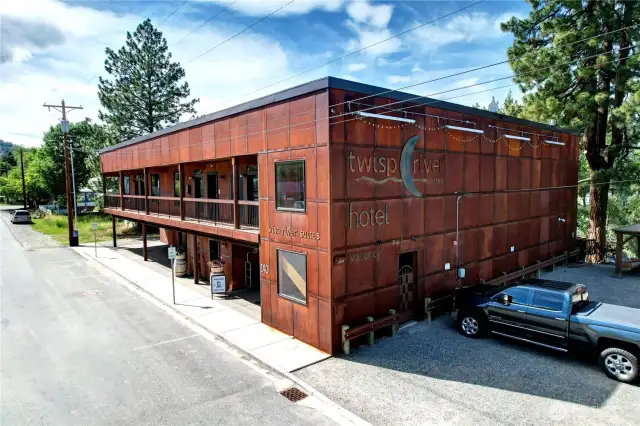 Fire resistant, modern metal exterior. Access suite 101 from the ground floor, from outside of the building.  No need to go through the lobby.