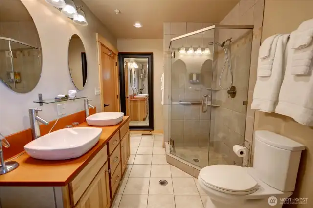 Full length wardrobe mirror to hep you get ready for your night out on Glover Street.