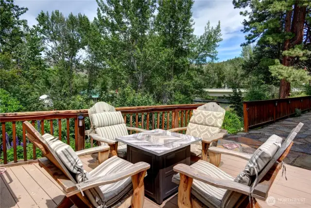 Extensive scenic deck lounge seating.