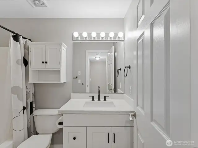 Upstairs full bathroom