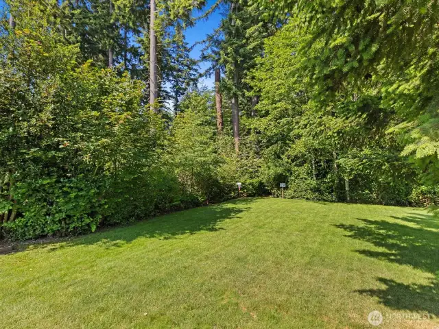 Community trails just to the right of the house