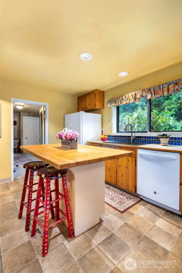 Another view of the kitchen.