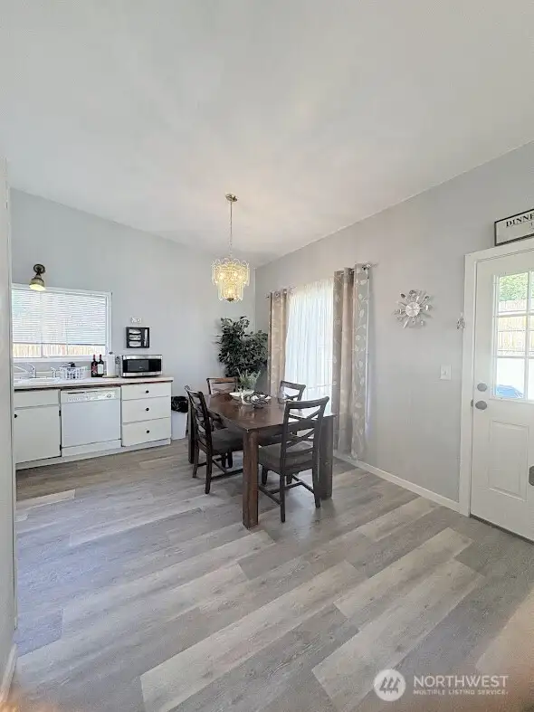 Dining Area- Main Floor