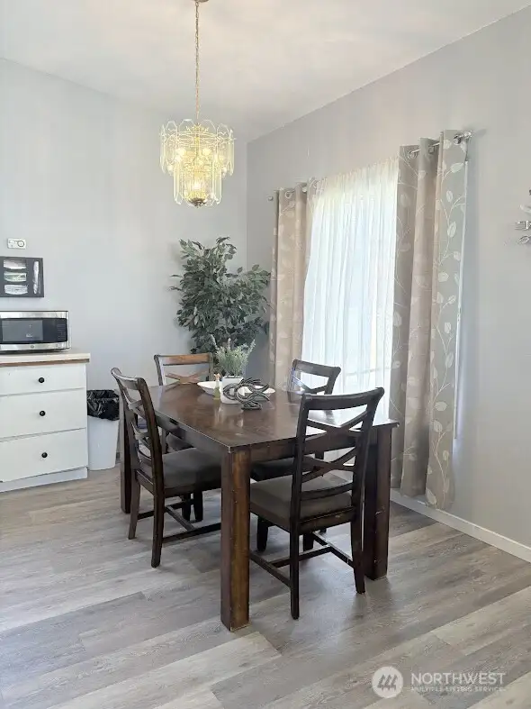 Dining Area- Main Floor