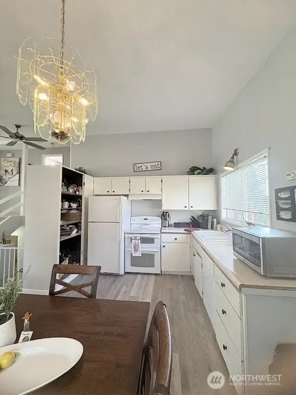 Kitchen- Main Floor